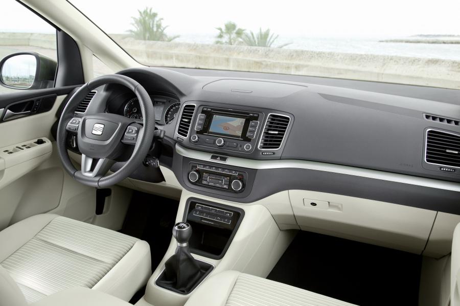  Seat Alhambra 2010 года  (фото 37 из 113)